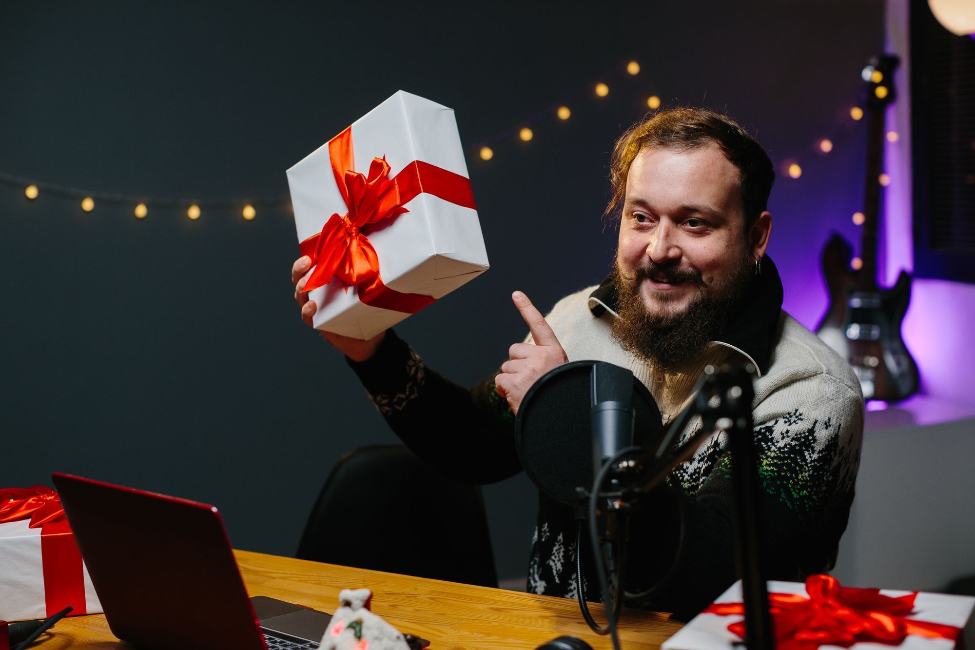 The Perfect Christmas Playlist: A Guide to Programming Your Internet Radio Station"
